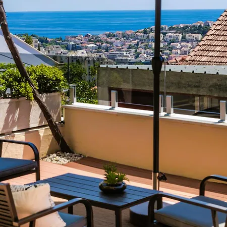 Apartment Hillside *