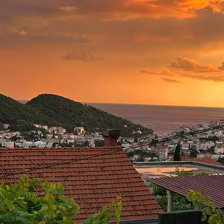 Apartment Hillside
