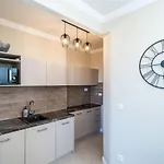 Hillside Apartman *